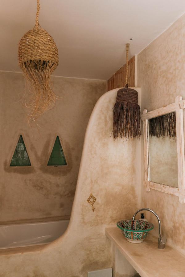 Blue Waves Boutique Hostel Tamraght المظهر الخارجي الصورة