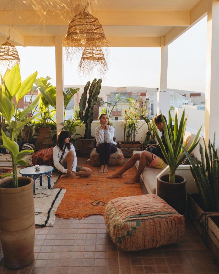 Blue Waves Boutique Hostel Tamraght المظهر الخارجي الصورة