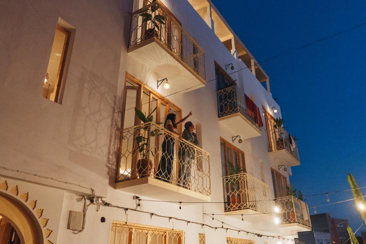 Blue Waves Boutique Hostel Tamraght المظهر الخارجي الصورة