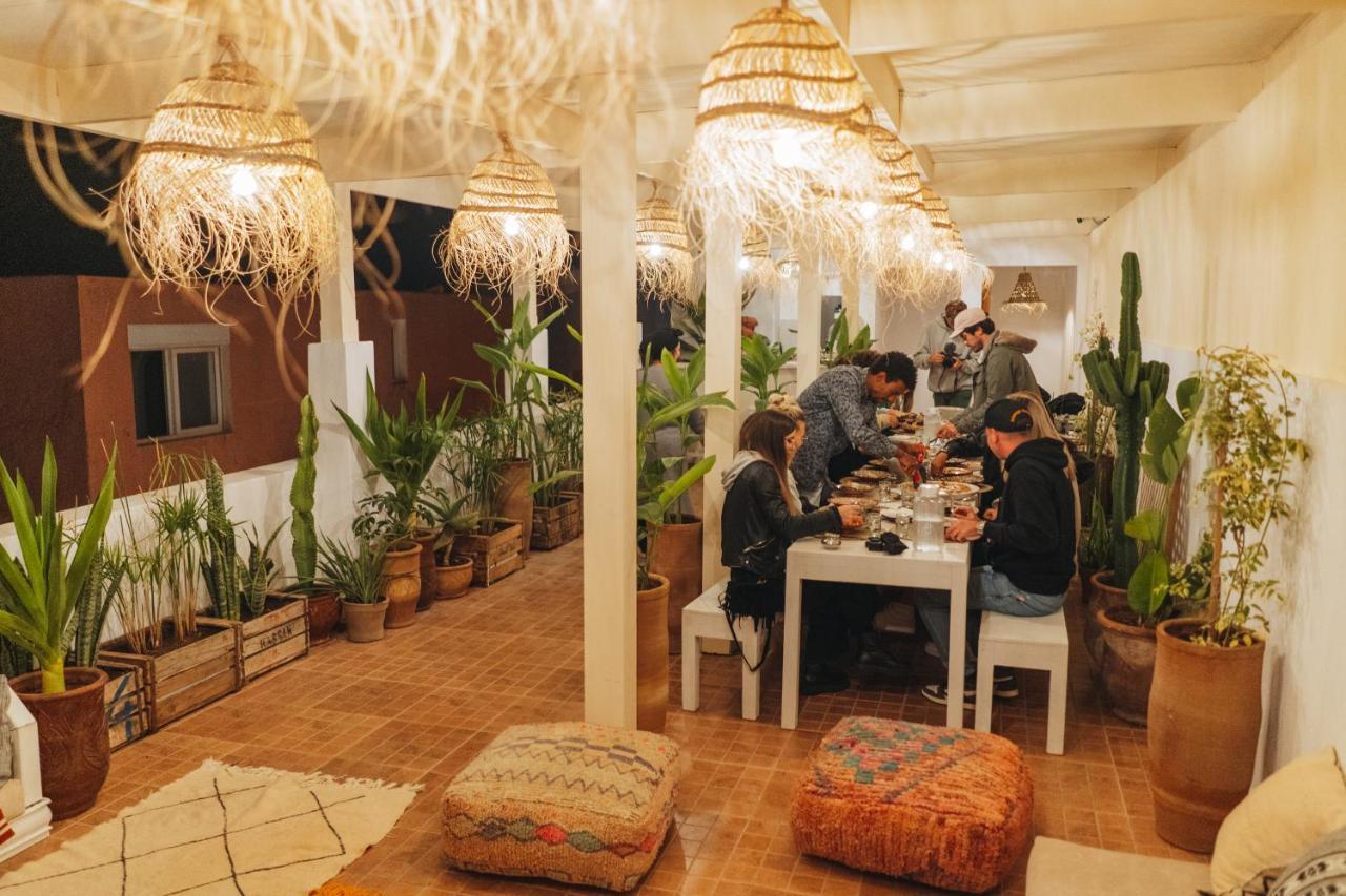 Blue Waves Boutique Hostel Tamraght المظهر الخارجي الصورة