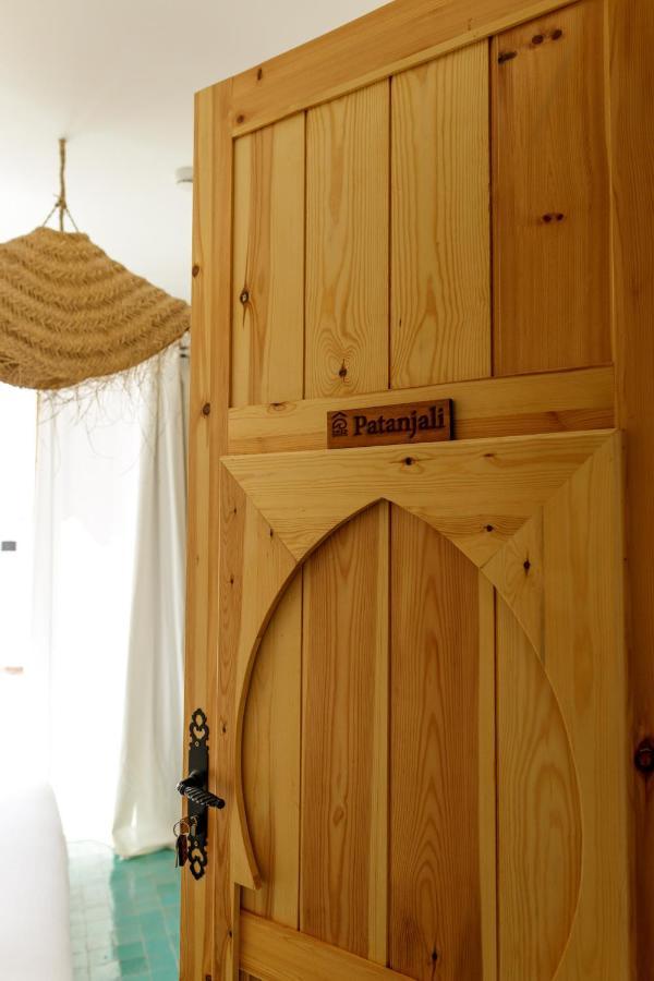 Blue Waves Boutique Hostel Tamraght المظهر الخارجي الصورة