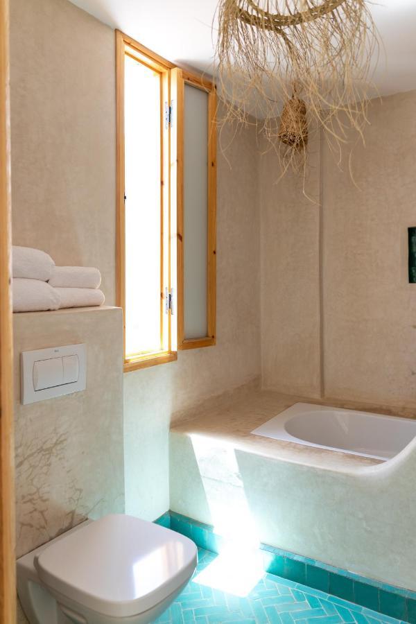 Blue Waves Boutique Hostel Tamraght المظهر الخارجي الصورة