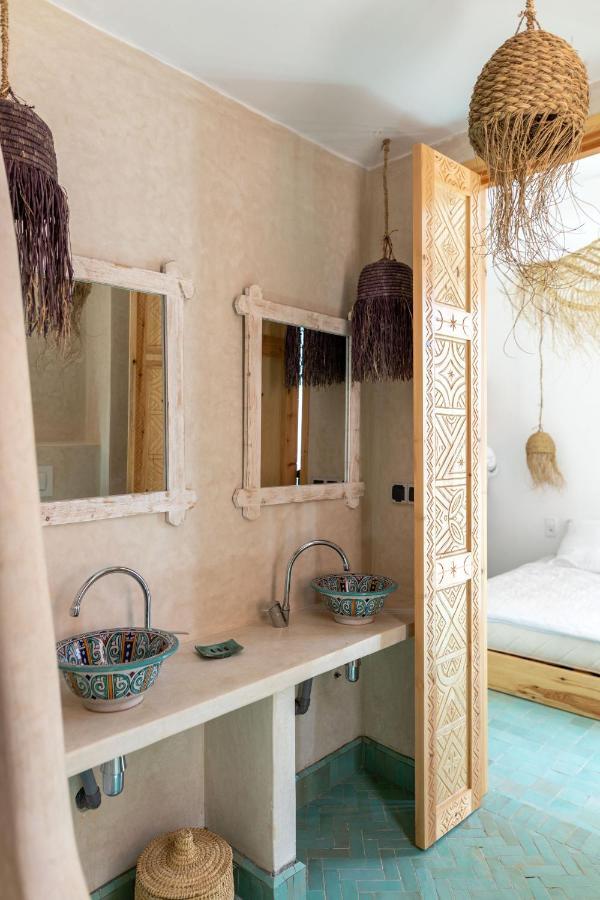 Blue Waves Boutique Hostel Tamraght المظهر الخارجي الصورة