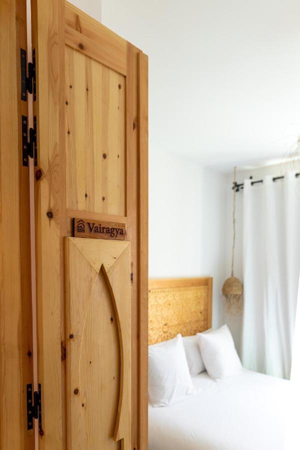 Blue Waves Boutique Hostel Tamraght المظهر الخارجي الصورة